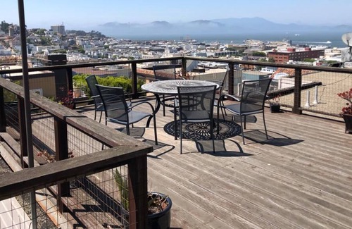 Telegraph Hill Apartment | Picture Postcard North Beach Apartment with Stunning Views of Golden Gate Bridge