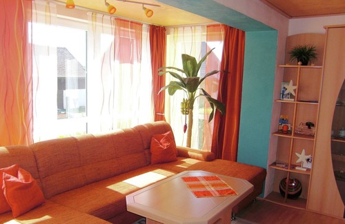 Lichtenhain Apartment | Picturesque Apartment in Lichtenhain with Pond