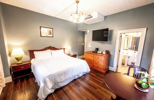 Shawnee On Delaware Hotel | Picturesque Escape | Perfect for Golf Enthusiasts & Outdoor Nature Lovers