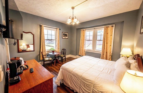 Shawnee On Delaware Hotel | Picturesque Escape | Perfect for Golf Enthusiasts & Outdoor Nature Lovers