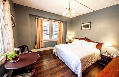 Shawnee On Delaware Hotel | Picturesque Escape | Perfect for Golf Enthusiasts & Outdoor Nature Lovers