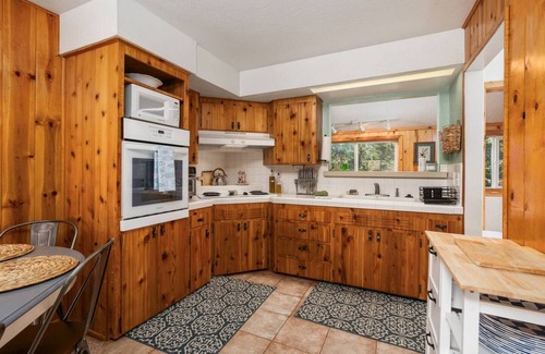 West Village Cabin | Piece of Paradise ~ Dream Deck + A/C