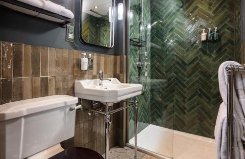 Charlestown Hotel | Pier House