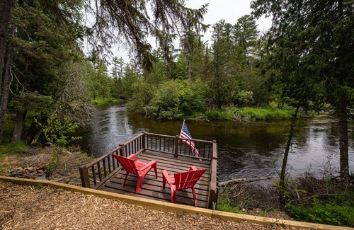 Grayling Cabin | Pine Bend Cottage -Get Cozy on the Au Sable