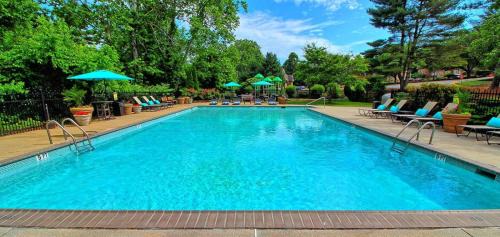 Newark Apartment | Pine Brook 509 I Corporate 15br Apt I Parking