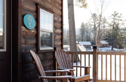 Bethlehem Cabin | Pine Cabin: Waterfront Log Cabin Hideaway