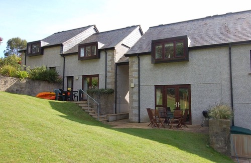 Maenporth Cottage | PINE COTTAGE, country holiday cottage, with pool in Falmouth