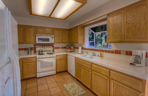 Pioneer Trail House | Pine Haven by Lake Tahoe Accommodations