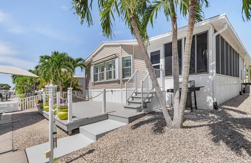 Saint James City House | Pine Island Paradise - Saltwater Canal 2 bed/2 bath