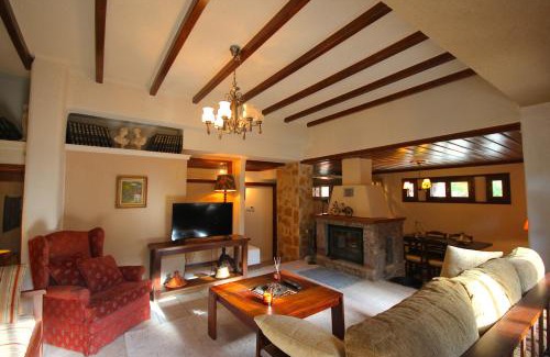 Arachova Apartment | Pine Lodge by Ski Alure