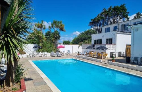 Newquay House | Pine Lodge Hotel