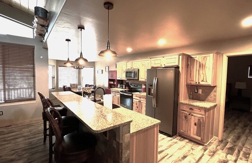 Show Low Cabin | Pine Tree View Mountain Escape!