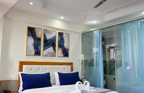 Tallital Hotel | Pine Woods Retreat A Premium Room With Balcony By Anvi