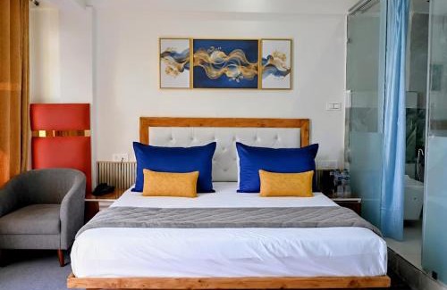 Tallital Hotel | Pine Woods Retreat A Premium Room With Balcony By Anvi