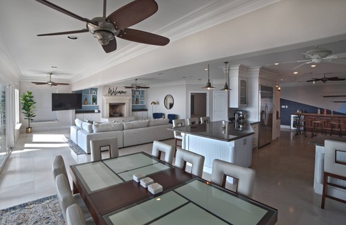 Clear Lake Shores Villa | Pineapple Bay Villa - with private pool overlooking the Ocean.
