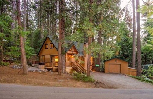Mi-Wuk Village Cabin | Pinecrestarearentals#19 9/5-12/10 no holidays book 2 nights get 3rd night free.