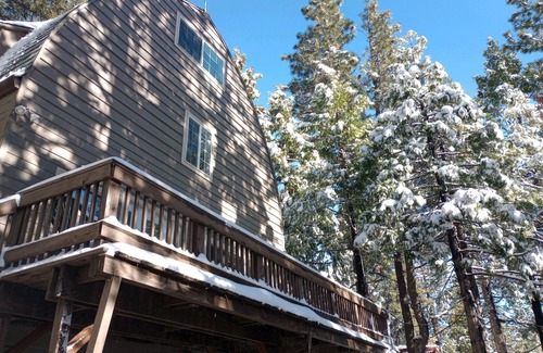 Cold Springs Cabin | Pinecrestarearentals#16 9/5-12/10 no holidays book 2 nights get 3rd night free.