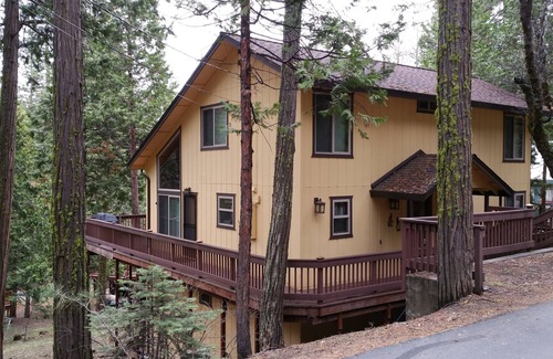 Long Barn Cabin | PinecrestAreaRentals #1 Labor day book 2 nights/ask get 3rd night free.