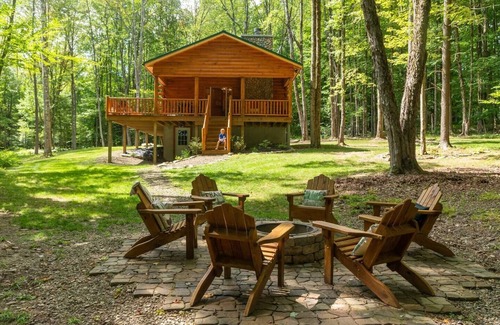 West Oneonta Cabin | Pines Luxury Log Cabin Lakefront Kayaks & Hot Tub