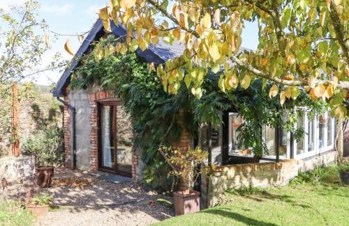 Barranisky House | Pink Granite Garden of Ireland