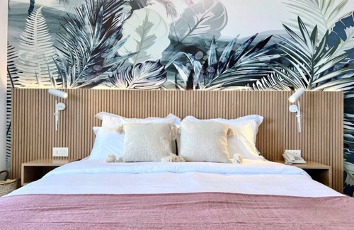 Kfardebian House | Pink Sunset: Beachfront Exotic Room in Batroun