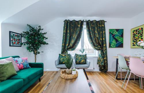Coventry Apartment | Pinley Place Serviced Apartment - Charming 2Bed Retreat Coventry