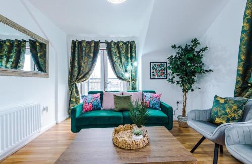 Coventry Apartment | Pinley Place Serviced Apartment - Charming 2Bed Retreat Coventry