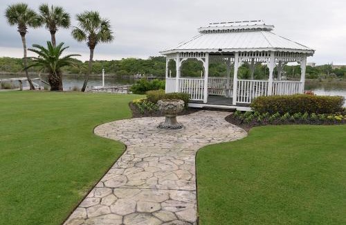 Sunnyside House | Pinnacle Port B2-308