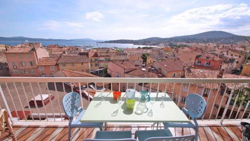 Sainte-Maxime City Centre Apartment | Pins Dorés