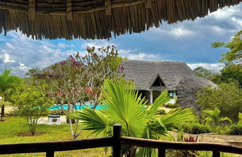 Galu Hotel | Pintadera Beach Lodge
