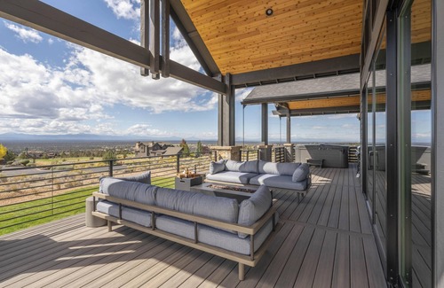 Powell Butte House | Pioneer at Brasada Ranch Resort by AvantStay | Hot Tub, Firepit, Expansive Views