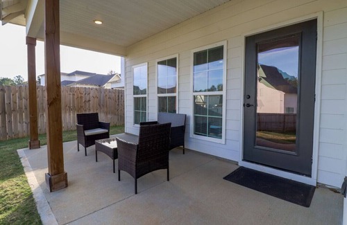 Auburn House | Piper on the Plains: Near Campus