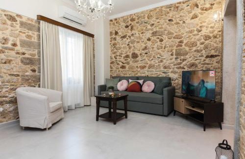 Piraeus Apartment | Pireas Jewel New Design Apt with Backyard
