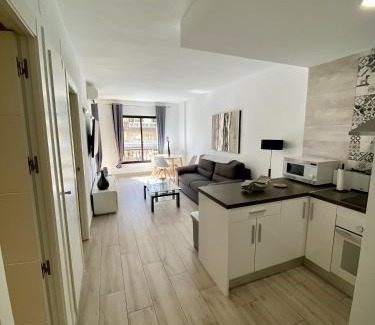 Torreblanca Apartment | Piso en el Paseo Marítimo Fuengirola