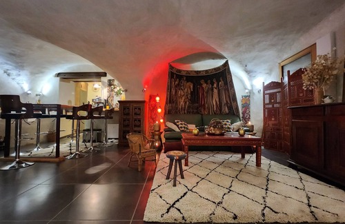 Puy-Saint-Pierre Apartment | PISTE edge. private SAUNA. station du SOLEIL. vault. March PROMO.
