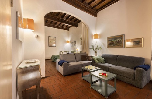 Oltrarno Apartment | Pitti Studio by Mmega