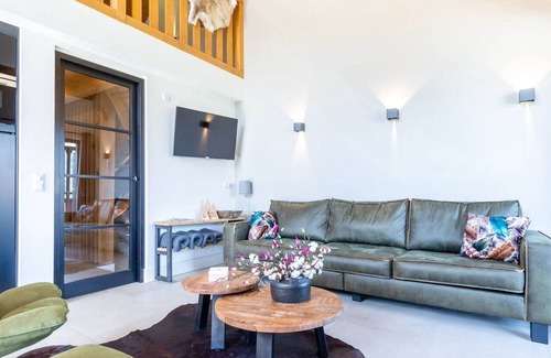 Sankt Margarethen im Lungau Ski Chalet | Plushy Holiday Home in Sankt with 2 Saunas and bubble baths