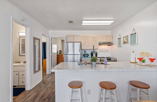 Surfside Beach Apartment | Playa Azul · Oceanfront Cottage, Comfy and Pet/Family Friendly