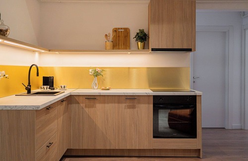 Bucharest City-Centre Apartment | Playful & Trendy 2BR on Regina Elisabeta, Steps to Cismigiu Gardens | Bathtub & Boulevard Views