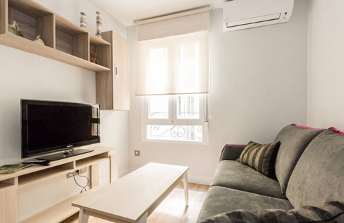 Moncloa - Arguelles Apartment | Plaza de España VI
