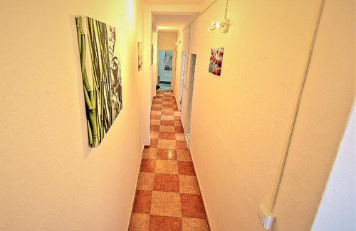 El Puerto de Santa Maria Apartment | Plaza Polvorista 4-Bedroom Apartment w Balcony