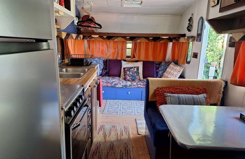 Toro Canyon House | Pleasant and private mobile home with WiFi in the Carpinteria Foothills