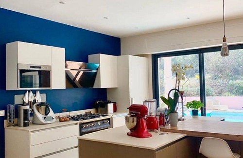 Valbonne House | Pleasant, contemporary Villa, sunny, quiet in a green setting