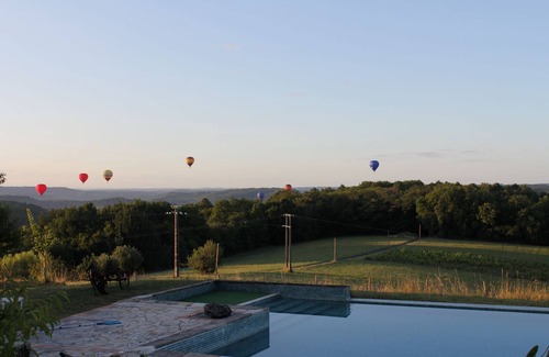 Beynac-et-Cazenac House | Pleasant house, quiet, with large pool to share, beautiful surroundings