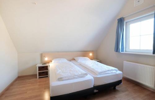 Sint Maartensvlotbrug House | Pleasant villa near sea and beach