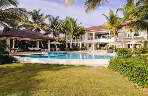 Saint-Martin-sur-le-Pre Villa | Please Inquire Before Booking – Luxury Villa