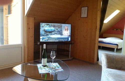 Wolf Apartment | Pleasing Apartment in Traben-Trarbach with Balcony