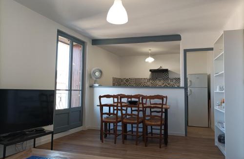 Meze Apartment | Plein centre, T3, 2ch, balcon et vue