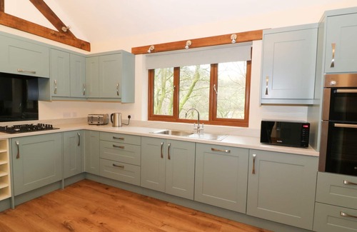 Bleddfa Cottage | PLOONY HILL LODGE, pet friendly, with hot tub in Bleddfa