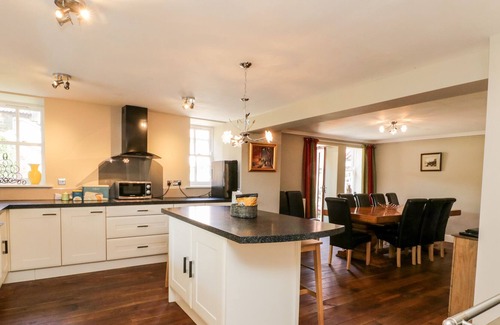Guisborough Cottage | PLUM COTTAGE, pet friendly, with open fire in Guisborough